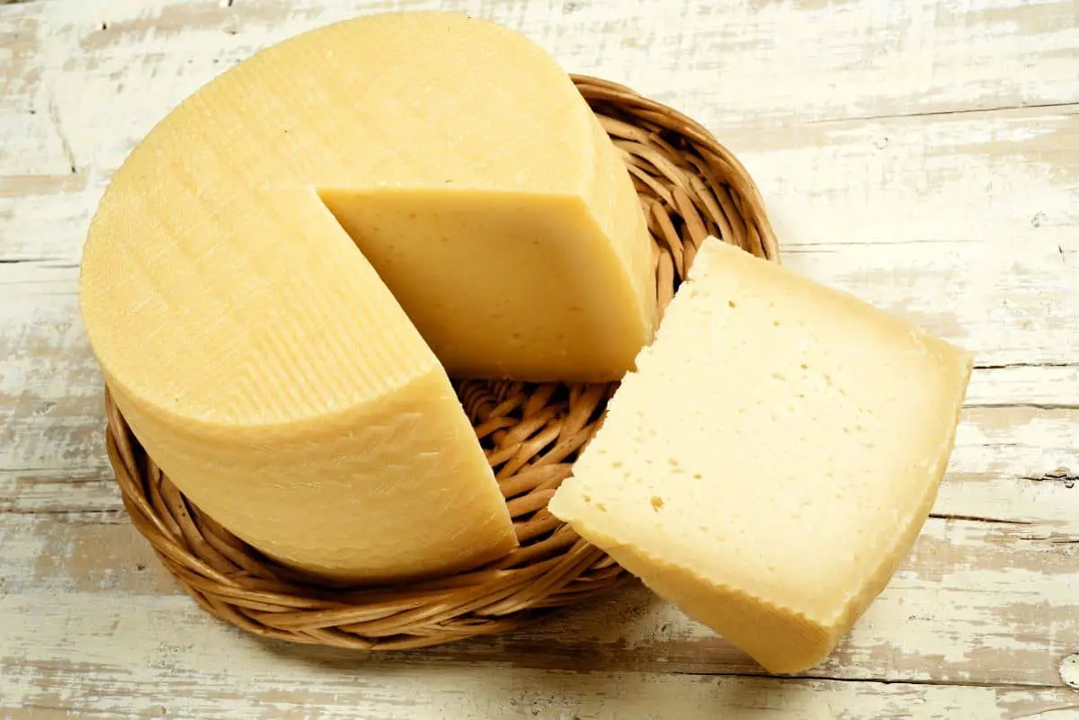 Los 16 mejores sustitutos del queso manchego Los 16 mejores sustitutos del queso manchego