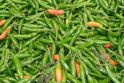 ¿Puedo sustituir la pimienta de cayena por salsas con sabor a chile?