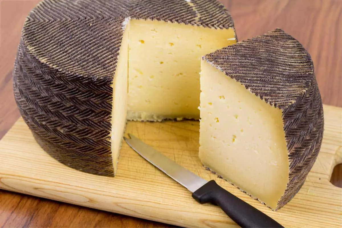 Los 16 mejores sustitutos del queso manchego Los 16 mejores sustitutos del queso manchego