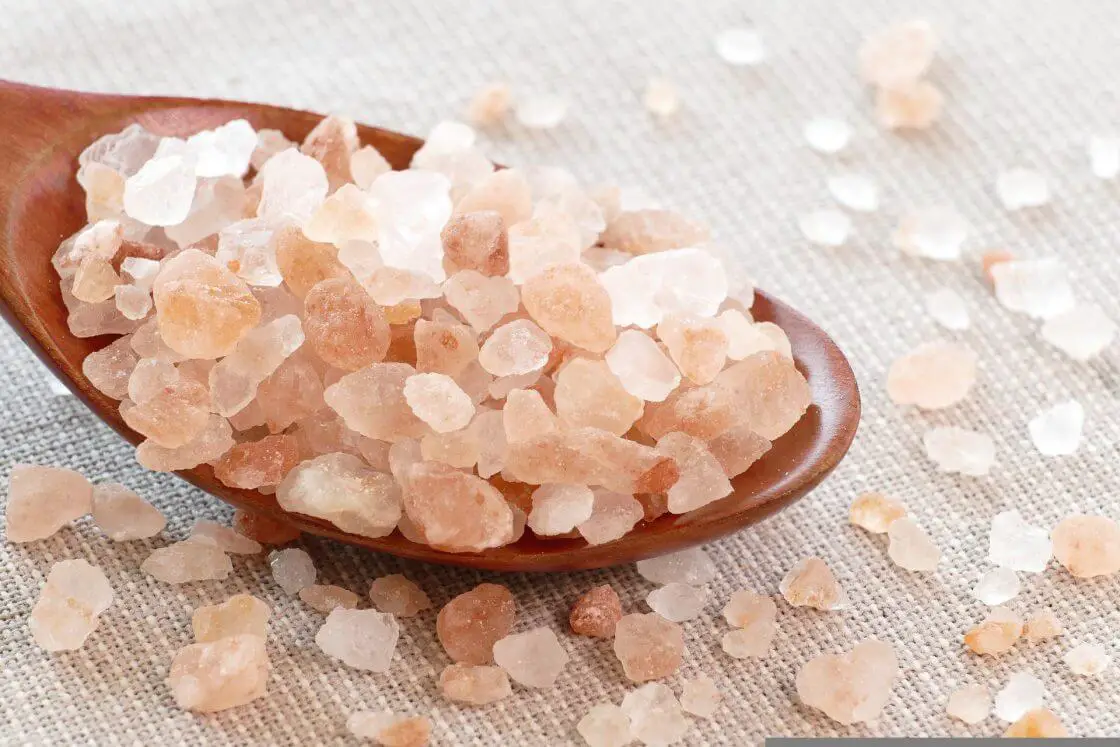¿Qué es la sal rosa del Himalaya? ¿Es buena para ti?